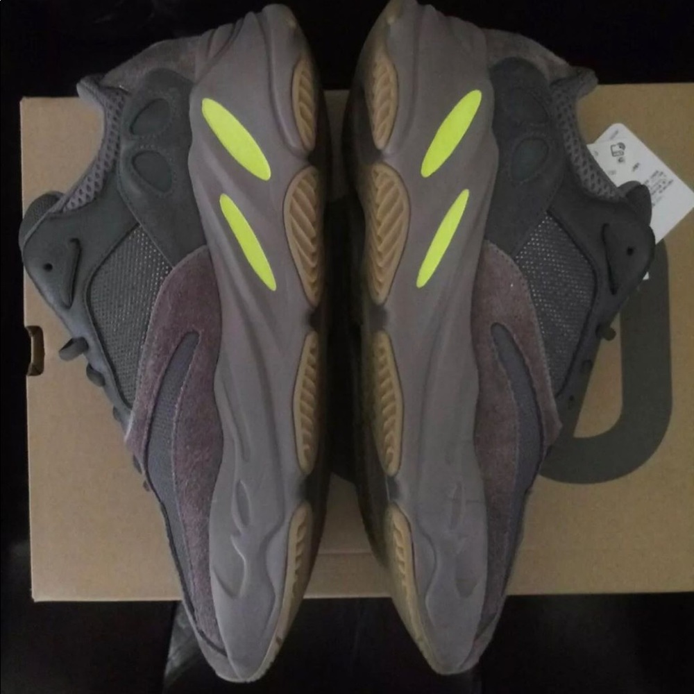 Yeezy 700